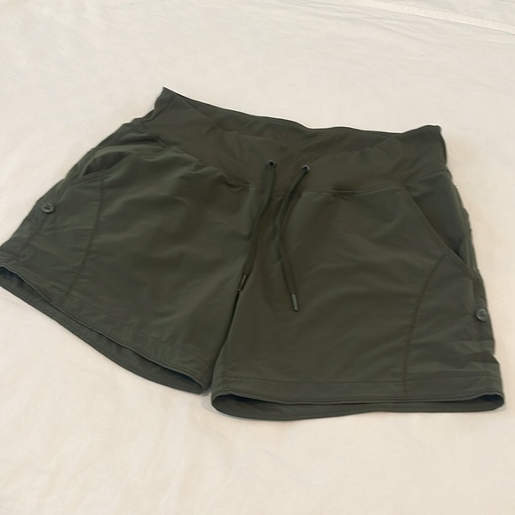 Zella | Olive Green Shorts Drawstring Elastic Waist Running Zip Pocket Sz L - Picture 2 of 9